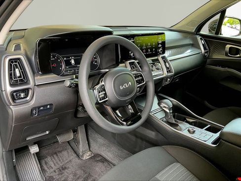 Used 2023 Kia Sorento LX FWD image 16