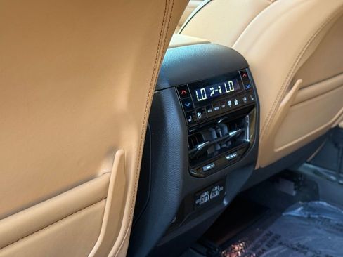 Used 2024 Jeep Grand Cherokee Summit image 16