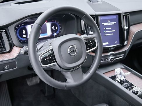 Certified 2023 Volvo XC60 B6 Ultimate w/ Protection Package Premier image 13