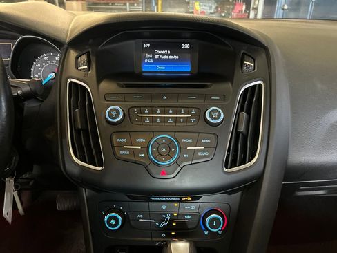Used 2016 Ford Focus SE w/ Equipment Group 201A image 14