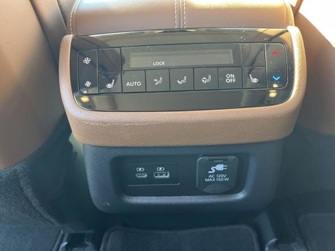 Certified 2025 INFINITI QX60 Sensory image 16