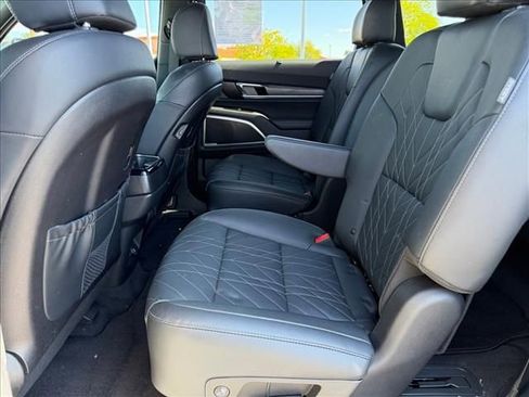 Used 2024 Kia Telluride AWD image 7