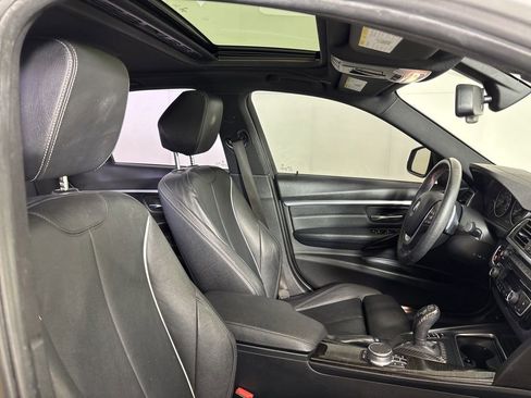Used 2018 BMW 330i Sedan RWD image 17