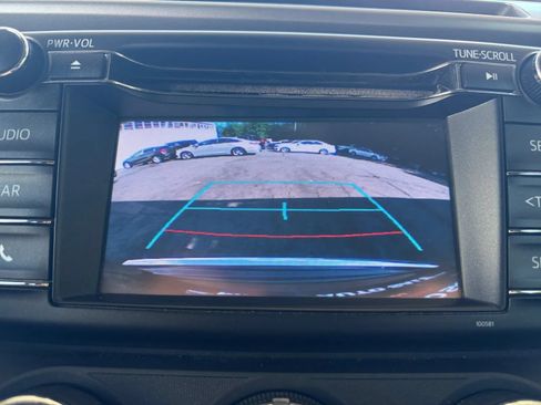 Used 2018 Toyota RAV4 LE w/ All Weather Liner Package AWD/4WD image 31