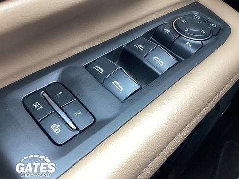 Used 2024 Chevrolet Tahoe Premier w/ Premium Package AWD/4WD image 26