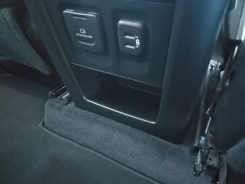 Used 2022 Chevrolet Traverse RS image 83