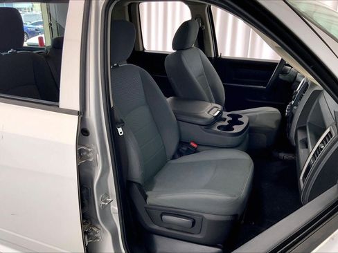 Used 2019 RAM 1500 Express w/ Express Value Package AWD/4WD image 15