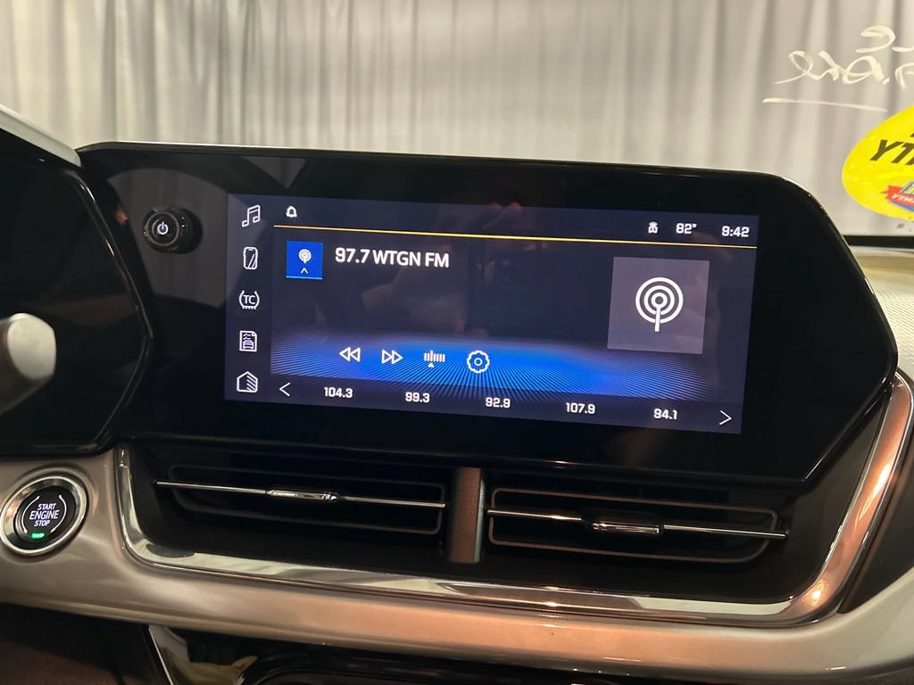 Used 2025 Chevrolet Trax LT FWD image 15