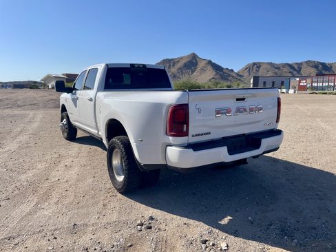 Used 2025 RAM 3500 Laramie AWD/4WD image 3