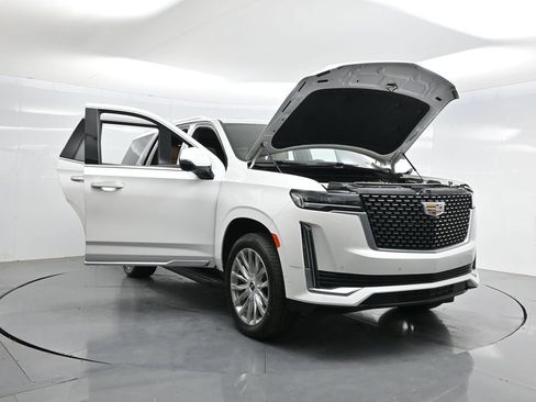 Used 2022 Cadillac Escalade Premium Luxury AWD/4WD image 52