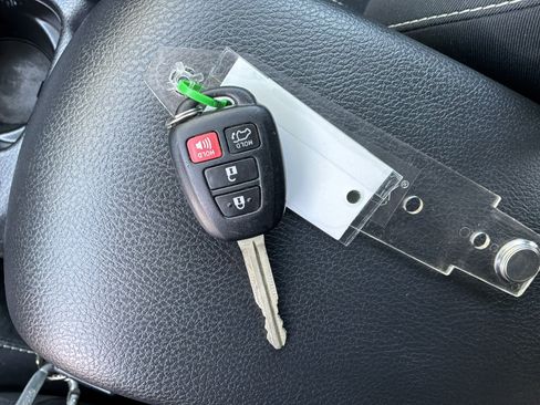 Used 2016 Toyota RAV4 XLE FWD image 37