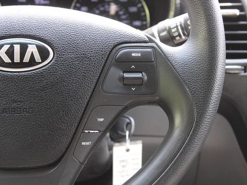 Used 2017 Kia Forte LX FWD image 35