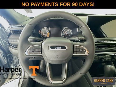 New 2026 Jeep Compass Latitude image 14