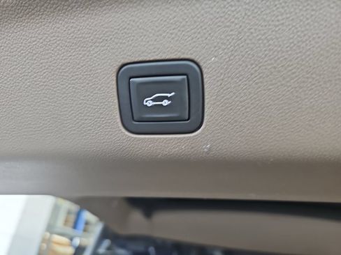 Certified 2024 GMC Yukon XL Denali w/ Advanced Technology Package AWD/4WD image 18