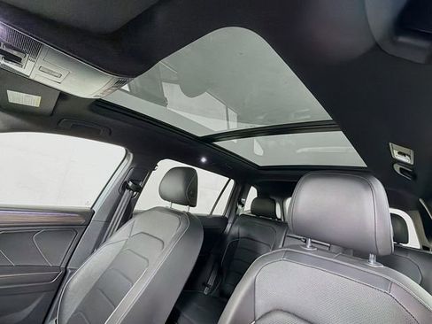 Used 2022 Volkswagen Tiguan SEL R-Line image 24