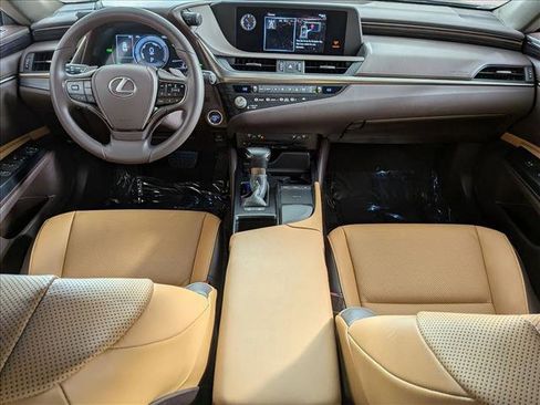 Used 2021 Lexus ES 300h w/ Premium Package image 20