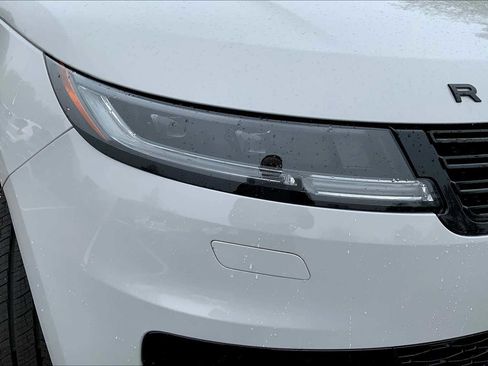 Used 2025 Land Rover Range Rover Sport Dynamic SE image 15