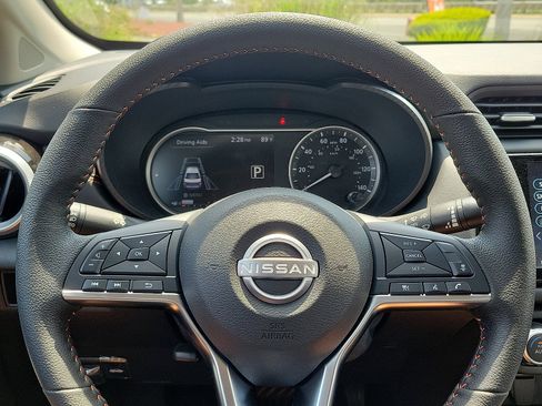 New 2025 Nissan Versa SR w/ Trunk Package image 14