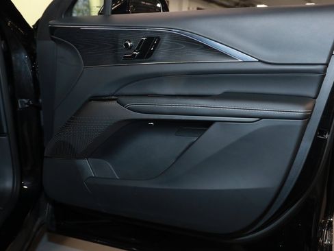 Used 2024 Cadillac Lyriq Luxury image 19