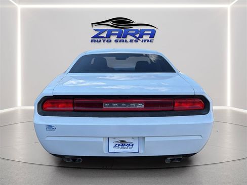Used 2013 Dodge Challenger SXT RWD image 6