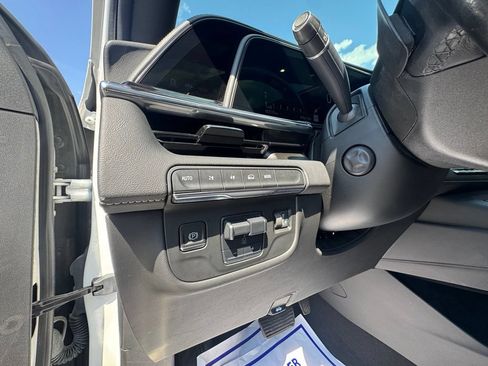 Used 2021 Cadillac Escalade ESV Sport AWD/4WD image 18
