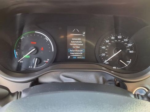 Used 2023 Toyota Sienna XLE w/ XLE Plus Package image 10