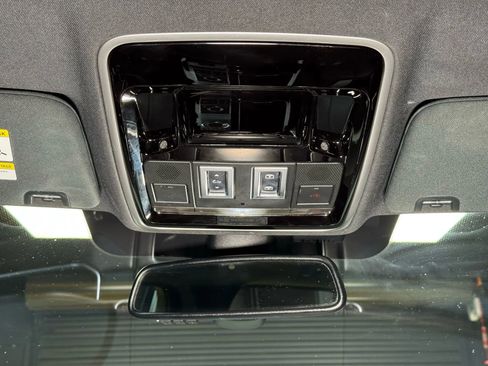 Used 2016 Land Rover Range Rover HSE image 31