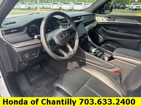 Used 2024 Jeep Grand Cherokee L Overland w/ Luxury Tech Group IV AWD/4WD image 22