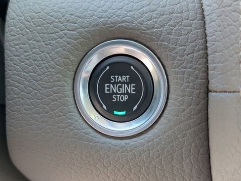 Used 2021 GMC Yukon Denali w/ Denali Premium Package AWD/4WD image 19