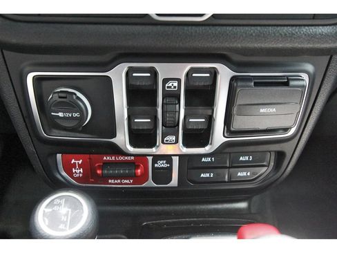 Used 2024 Jeep Wrangler Unlimited Sport AWD/4WD image 28