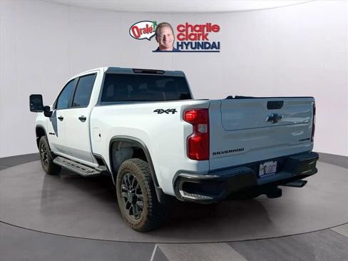 Used 2025 Chevrolet Silverado 2500 Custom w/ Custom Value Package image 5