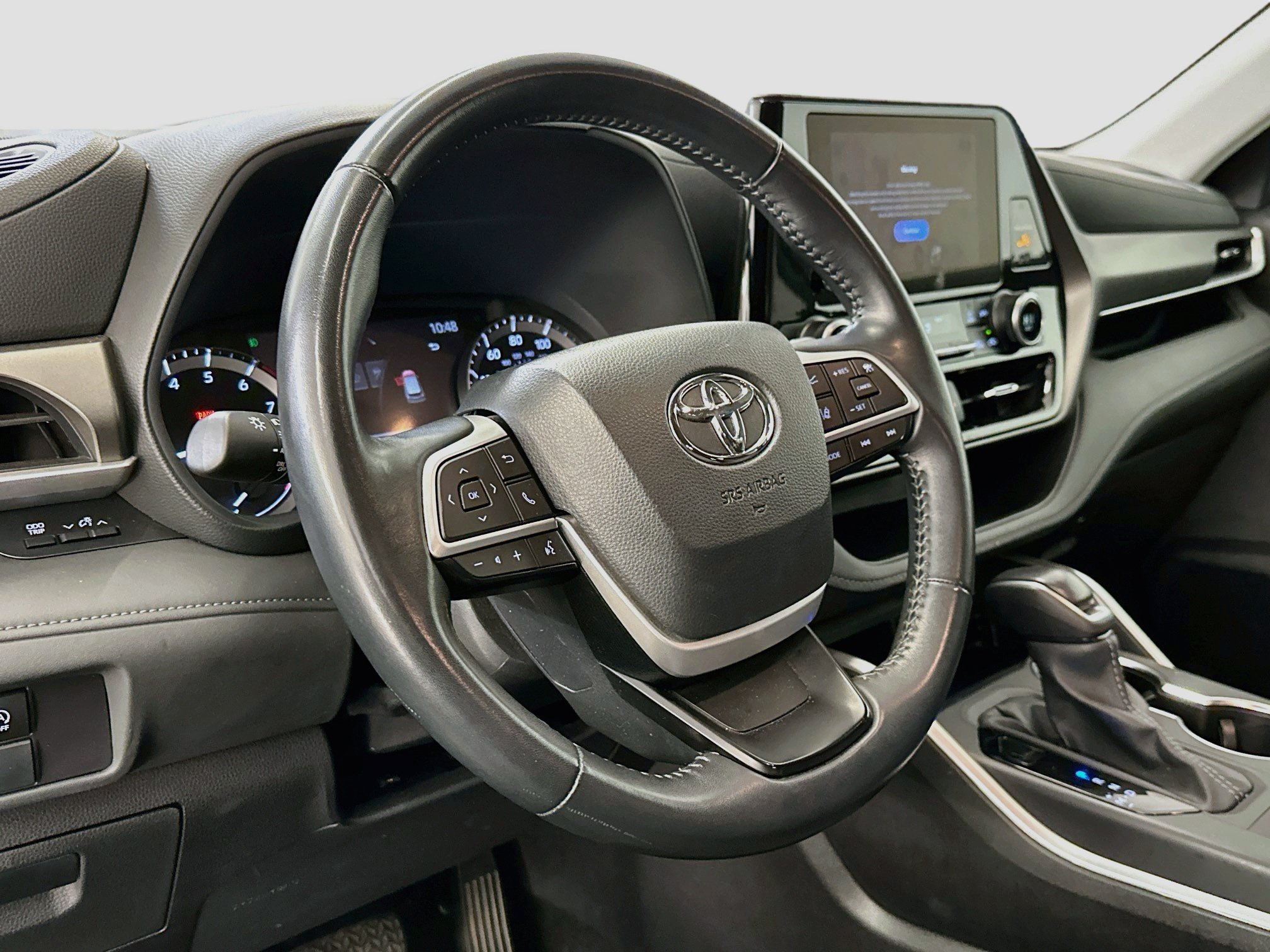 Used 2025 Toyota Highlander LE AWD/4WD image 18