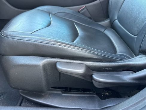 Used 2017 Chevrolet Volt Premier w/ Driver Confidence II Package image 14