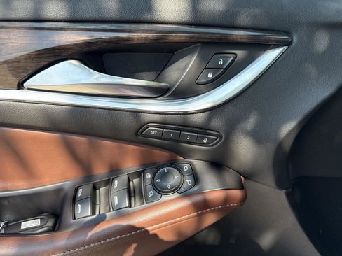 Used 2020 Buick Enclave Avenir w/ Avenir Technology Package image 18