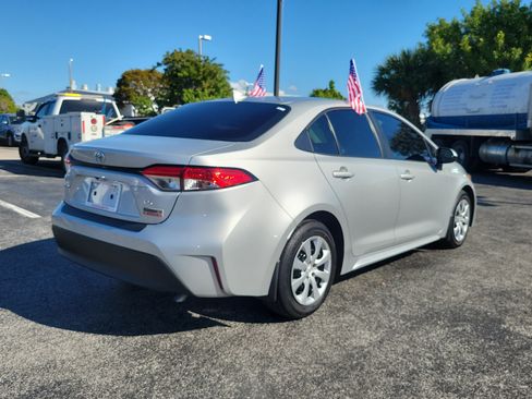 Used 2023 Toyota Corolla LE image 12