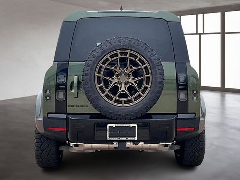 New 2026 Land Rover Defender 110 S image 4