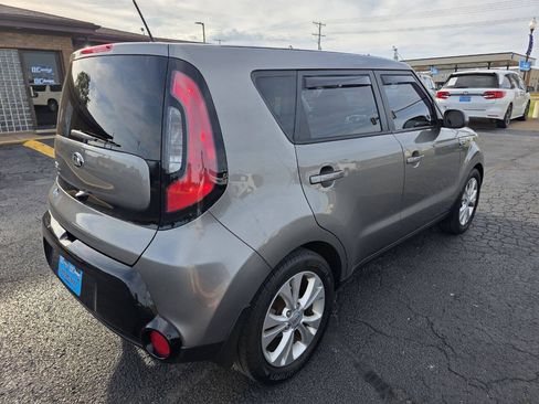 Used 2016 Kia Soul + FWD image 6