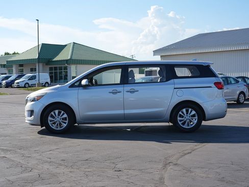Used 2018 Kia Sedona L FWD image 6