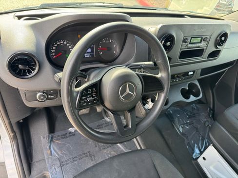 Used 2020 Mercedes-Benz Sprinter 2500 image 15
