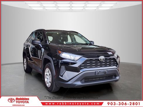 Used 2020 Toyota RAV4 LE image 1