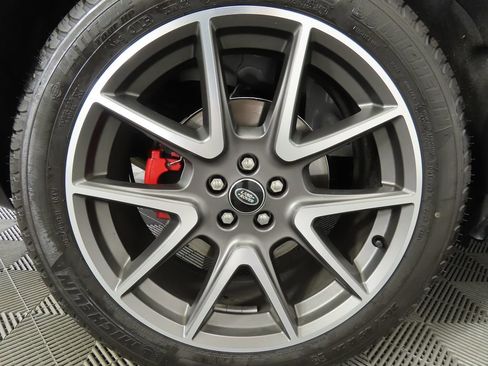 Used 2025 Land Rover Range Rover Velar Dynamic SE image 32