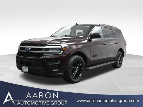 Used 2024 Ford Expedition XLT RWD image 1
