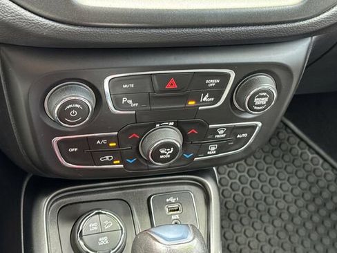 Used 2021 Jeep Compass Trailhawk w/ Convenience Group image 20