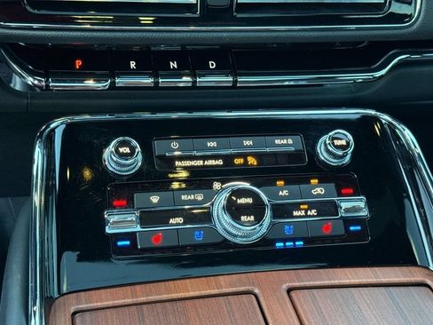 Certified 2023 Lincoln Navigator Reserve AWD/4WD image 23