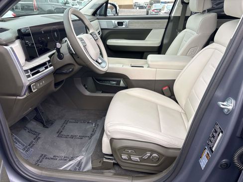 Certified 2025 Hyundai Santa Fe Calligraphy image 9