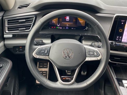 Certified 2025 Volkswagen Atlas Peak Edition SE image 5