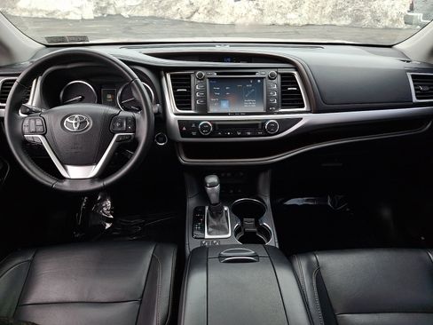 Used 2018 Toyota Highlander XLE w/ Protection Package #3 image 11