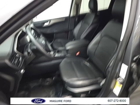 Used 2022 Ford Escape SEL w/ Technology Package image 32