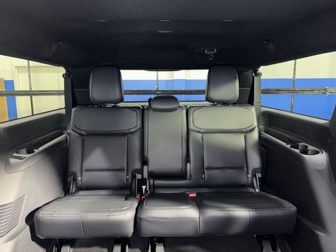 New 2026 Ford Expedition Max Platinum w/ Stealth Appearance Package image 32