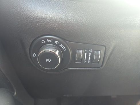 Certified 2022 Jeep Compass Trailhawk w/ Trailhawk Elite Group image 11